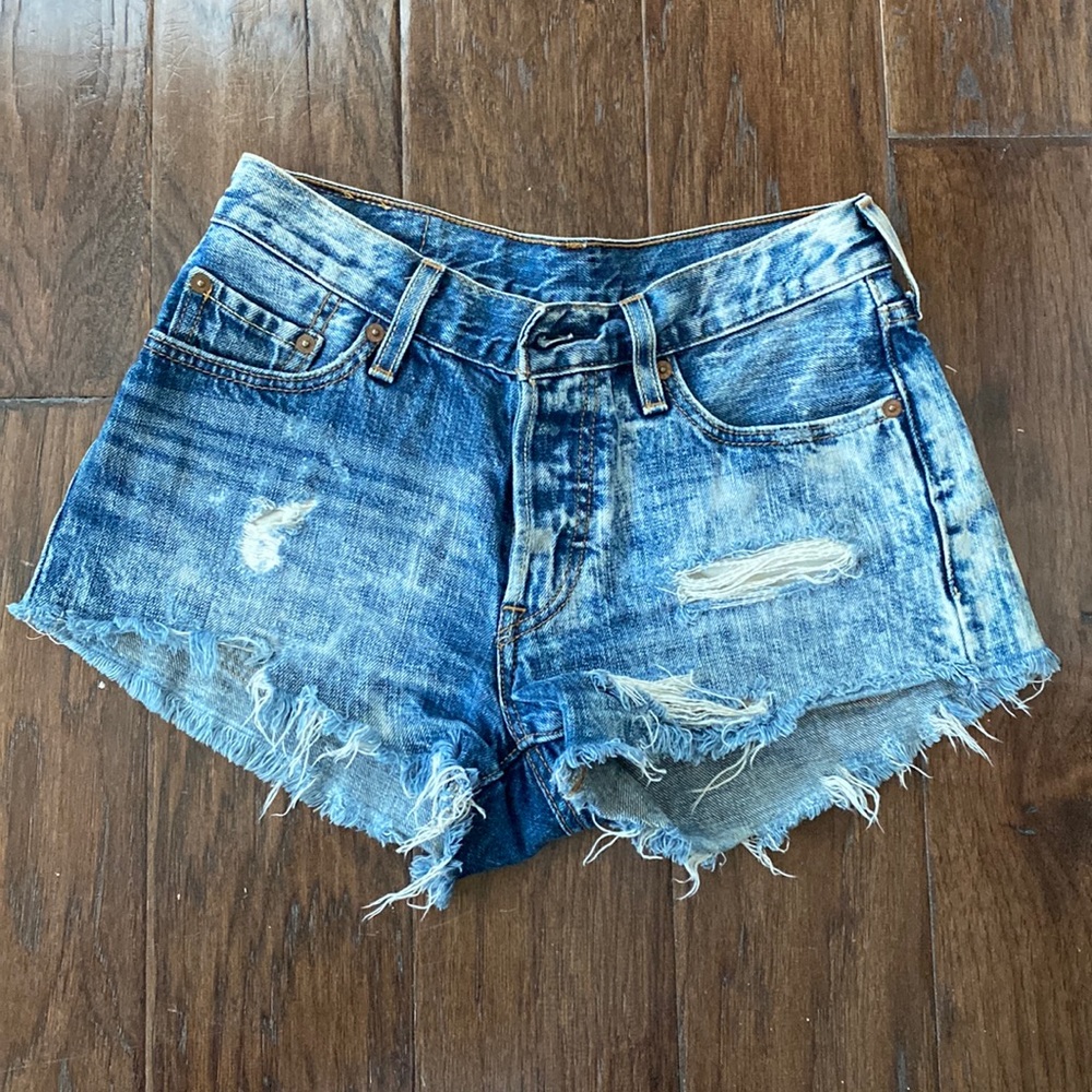 Levi’s 501 cut off Jean shorts